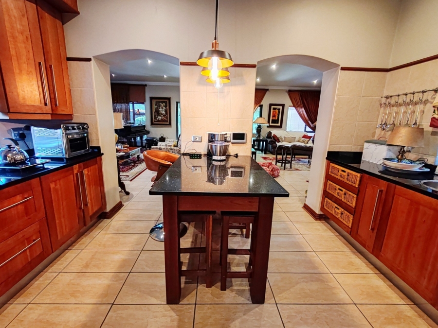 4 Bedroom Property for Sale in Van Der Hoff Park North West